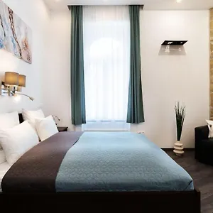 Apartment Comfy New At Castle, Budapest