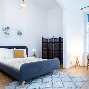 Apartment Lovely Downtown Close To The Basilica, Budapest